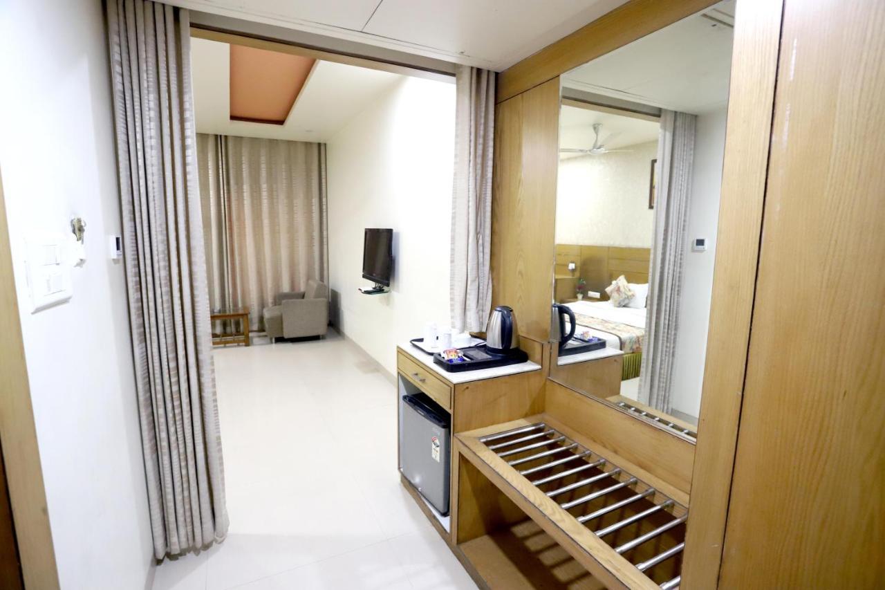 Hotel Blue Pearl Bhopal Exterior foto