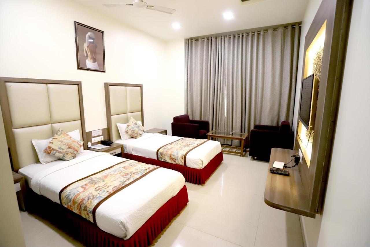 Hotel Blue Pearl Bhopal Exterior foto