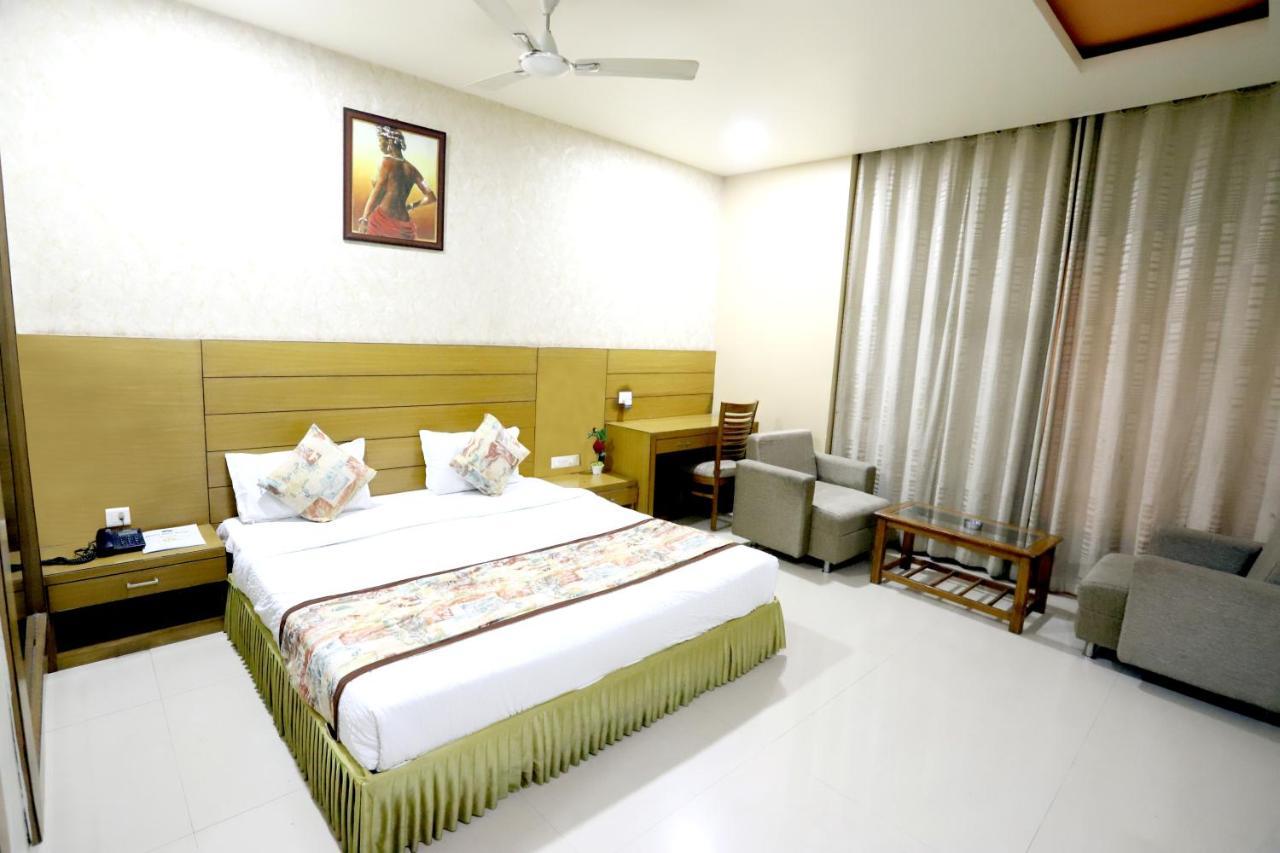 Hotel Blue Pearl Bhopal Exterior foto