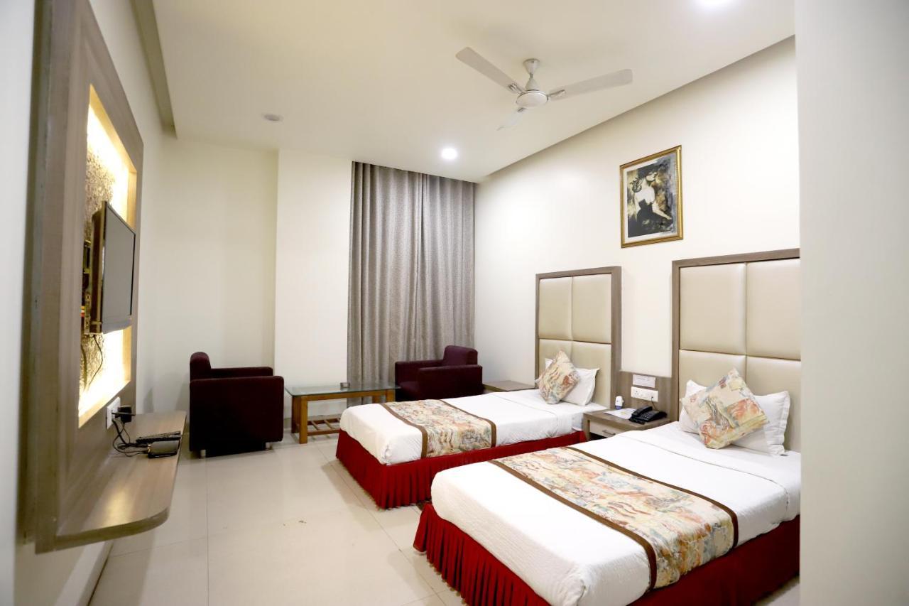 Hotel Blue Pearl Bhopal Exterior foto