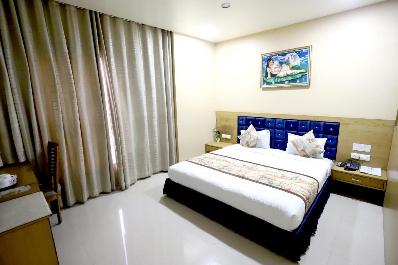 Hotel Blue Pearl Bhopal Exterior foto
