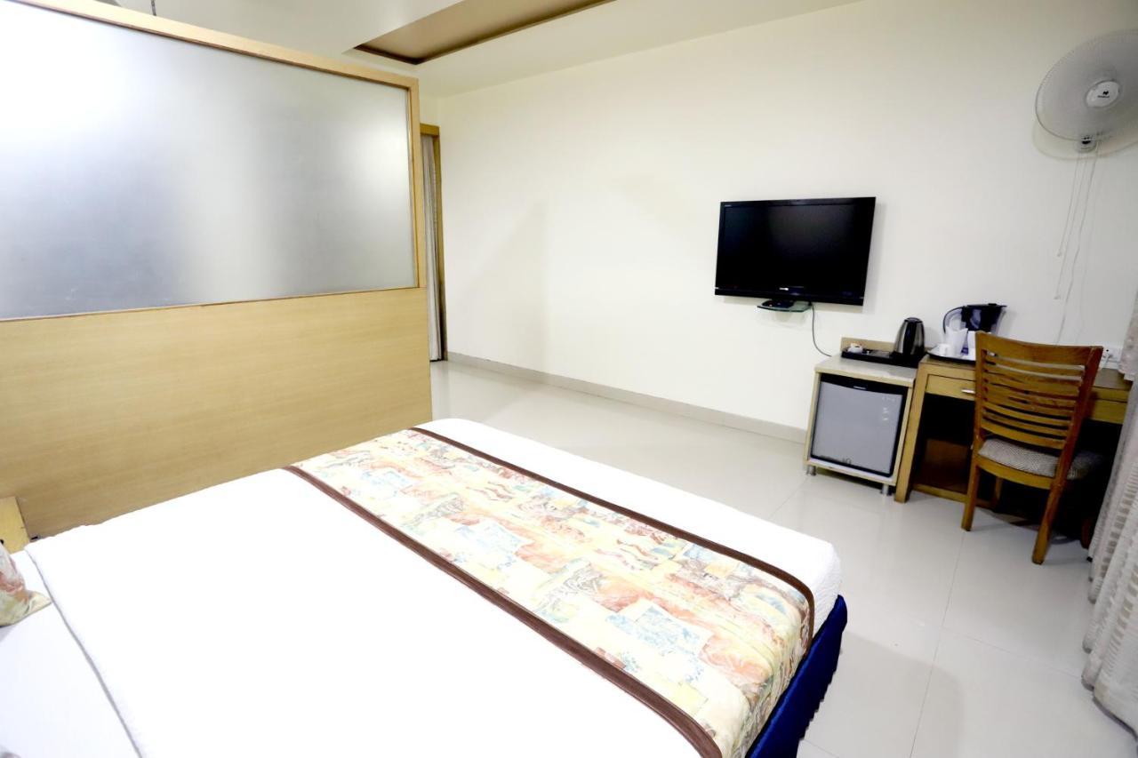 Hotel Blue Pearl Bhopal Exterior foto
