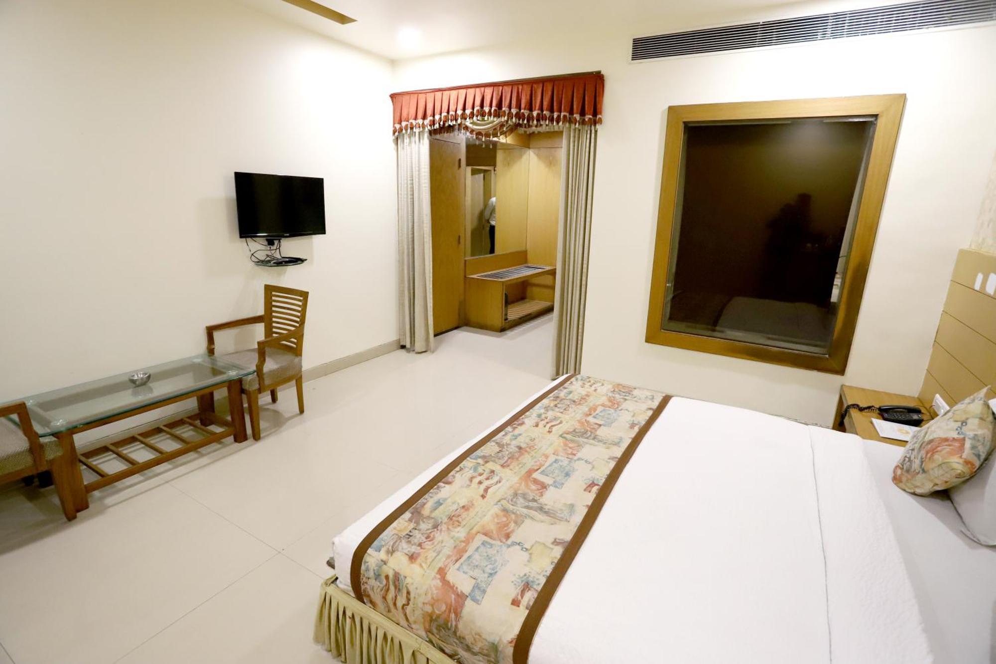 Hotel Blue Pearl Bhopal Exterior foto